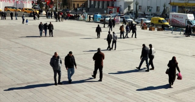 Güneşli havanın tadını çıkarttılar