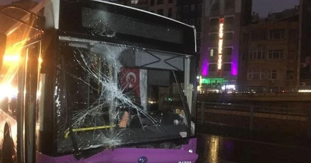 İstanbul Fatih'te özel halk otobüsü kaza yaptı