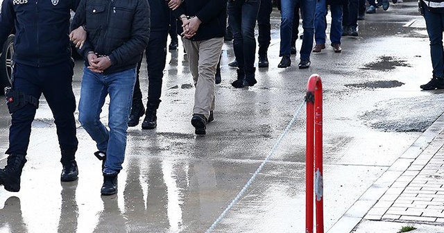 İzmir&#039;de 10 ilde FETÖ operasyonu: 14 gözaltı