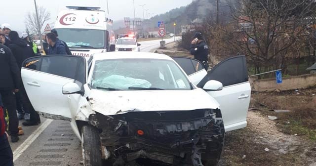 Karabük&#039;te trafik kazası: 4 yaralı