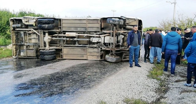 Mersin'de midibüs devrildi! Ölü ve yaralılar var