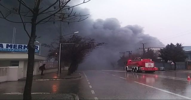 Organize Sanayi Bölgesi&#039;nde korkutan yangın