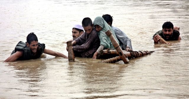 Pakistan’da aşırı yağış sel ve heyelana neden oldu: 26 ölü