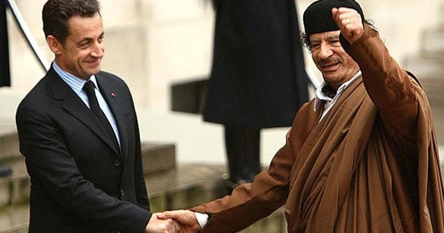 Sarkozy, Kaddafi&#039;den 8 milyon dolar aldı