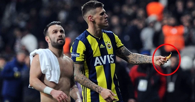 Skrtel tribünden atılan tesbihi geri verdi