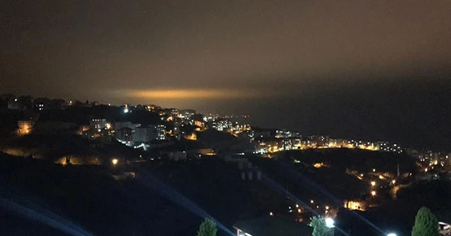 Trabzon'da dün gece bu esrarengiz ışığı görenler cep telefonlarına sarıldı