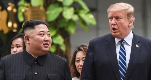 Trump-Kim zirvesinin 2. günü başladı