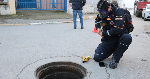 Tuzla’da kimyasal koku paniğinin yaşandığı yerde AFAD ekipleri araştırmalara katıldı