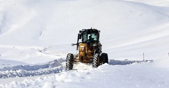 Van'da 120 yerleşim yeri ulaşıma kapandı