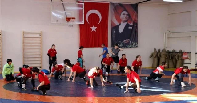 'Türk kadın güreşi dünyada marka oldu'