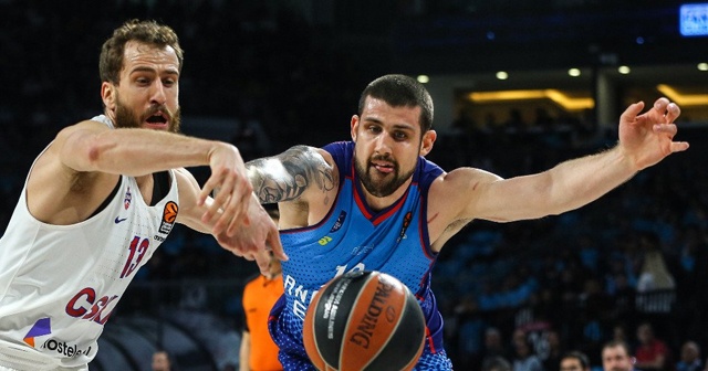 Anadolu Efes, sahasında CSKA&#039;ya 80-78 mağlup oldu