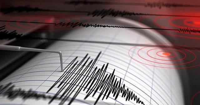 Antalya&#039;da peş peşe 3 deprem!