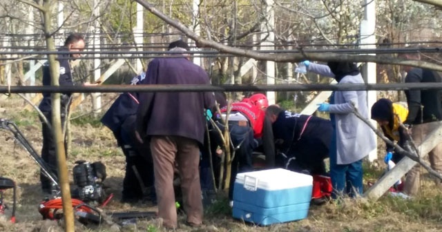 Ayağını çapa makinesine kaptıran çiftçi ağır yaralandı