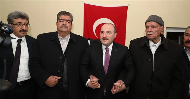 Bakan Varank, sıfır noktasında husumetli iki köyü barıştırdı