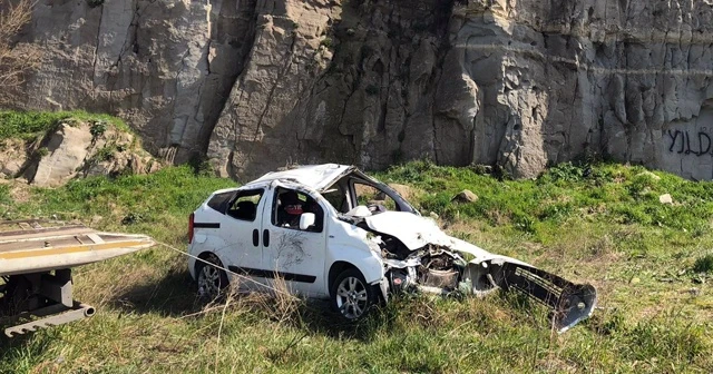 Beylikdüzü’nde araç uçurumdan aşağıya uçtu: 1 yaralı