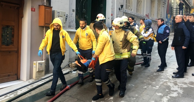 Beyoğlu&#039;nda yangın faciası: 4 ölü, 1 yaralı