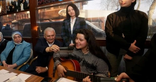 Binali Yıldırım, kadın seçmenlerle buluştu