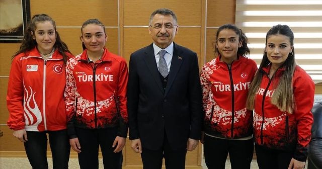 Cumhurbaşkanı Yardımcısı Oktay milli sporcuları kabul etti