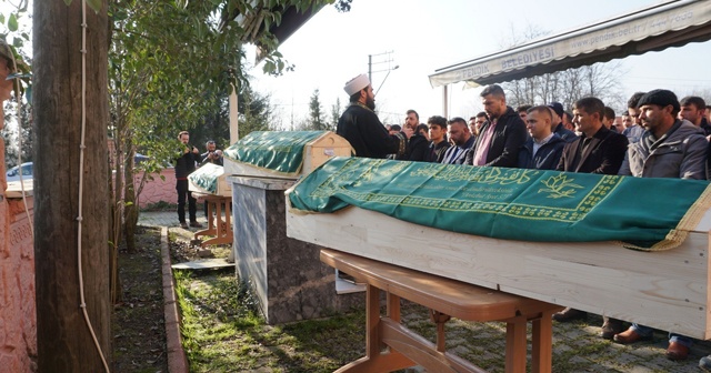 Damat cinnetine kurban giden anne ve iki oğlu toprağa verildi