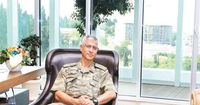 Darbeci albayın alaycı üslupla inkarı