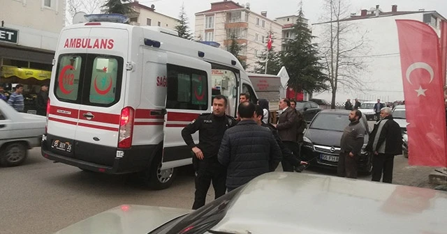 Duruşma sonrası karşılaşan taraflar birbirine girdi: 8 yaralı