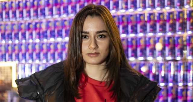 Ece Yaşar ve İlayda Akdoğan Red Bull Retro Oyun Gecesi’ndeydi