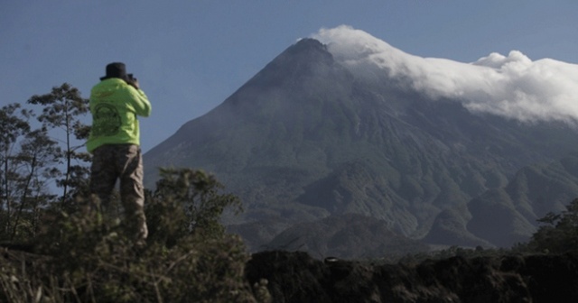 Endonezya&#039;daki Merapi yanardağında hareketlilik