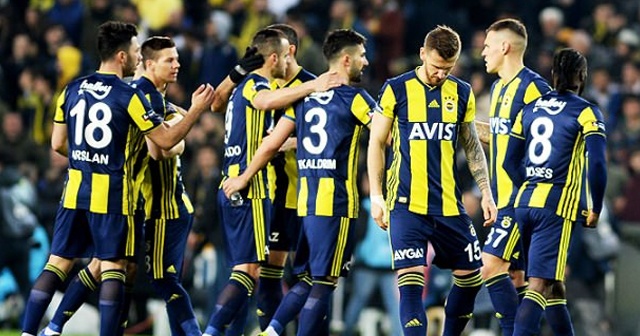 Fenerbahçe, Medipol Başakşehir&#039;e konuk oluyor