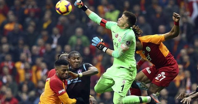 Galatasaray&#039;ın savunması ikinci yarıda daha iyi