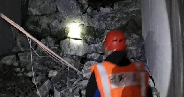 Hopa'da tünel çöktü! Bölgeye çok sayıda ekip sevk edildi