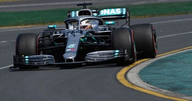 İlk yarışta pole pozisyonu Hamilton&#039;ın