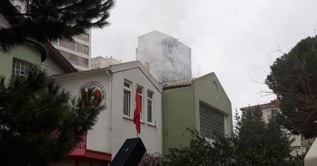 Kadıköy&#039;de yangın paniği