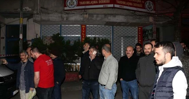 Kağıthane'de, sokakta patlayan  trafo vatandaşı sokağa döktü