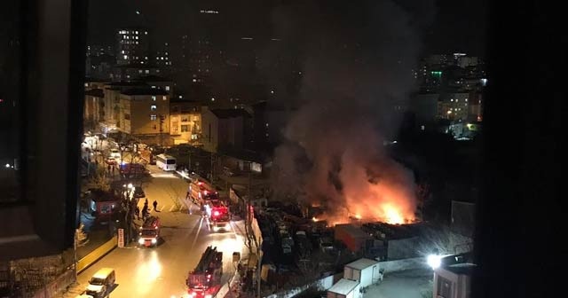 Kartal&#039;da oto yedek parçacıda yangın korkuttu