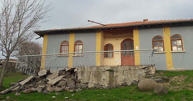 Malatya&#039;da depremde bazı evler hasar gördü