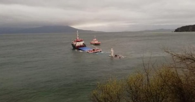 Marmara Adası&#039;nda yük gemisi karaya oturdu