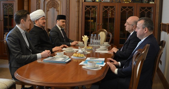 Mehmet Samsar Rusya&#039;daki Müslümanların lideriyle görüştü