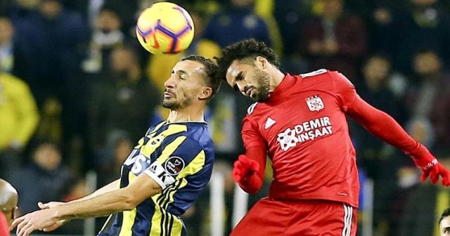 Mehmet Topal&#039;dan Fenerbahçe&#039;ye kötü haber