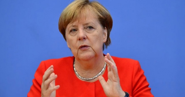 Merkel, Yeni Zelanda&#039;da 2 camiye terör saldırısını kınadı