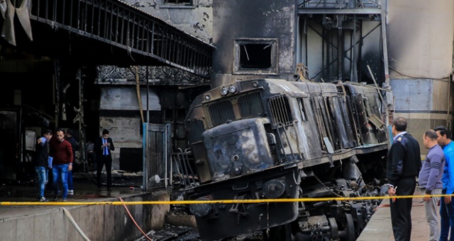 Mısır&#039;daki tren kazasıyla ilgili 6 şüpheliye gözaltı kararı