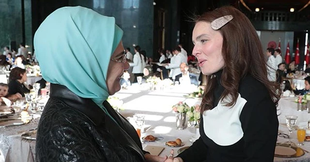 Nil Karaibrahimgil'in anlattığı hikaye Emine Erdoğan'ın davetine damga vurdu