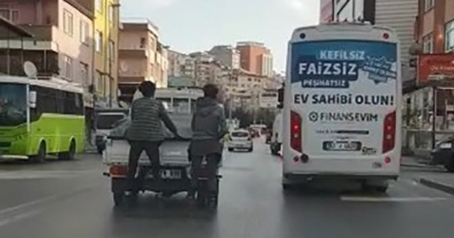 Patenli gençler, trafikte ölüme davetiye çıkarttı