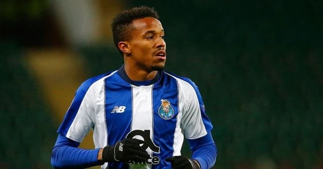 Real Madrid&#039;in Zidane&#039;a ilk hediyesi Militao