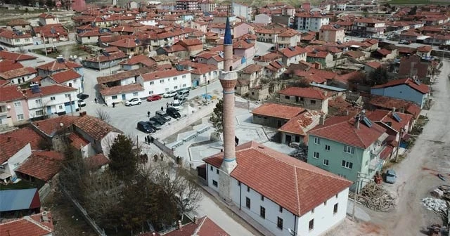 Restorasyonu tamamlanan 130 yıllık tarihi camii dualarla ibadete açıldı