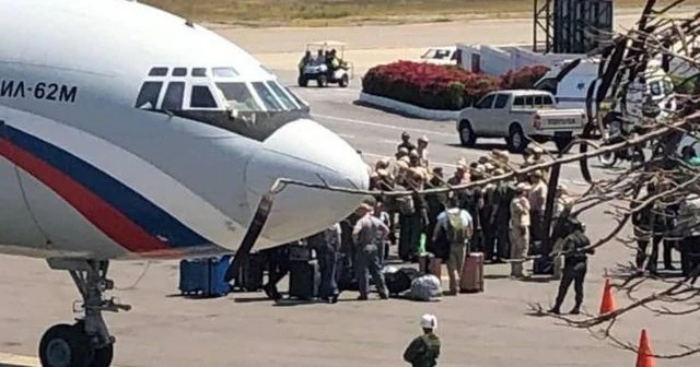 Rus askerleri Venezuela'ya indi! Maduro'dan da suikast iddiası