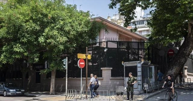 Selanik Başkonsolosluğu'na molotoflu saldırı!