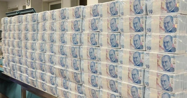 Tarihin en büyük ikramiyesini kazandı, yılan hikayesine döndü