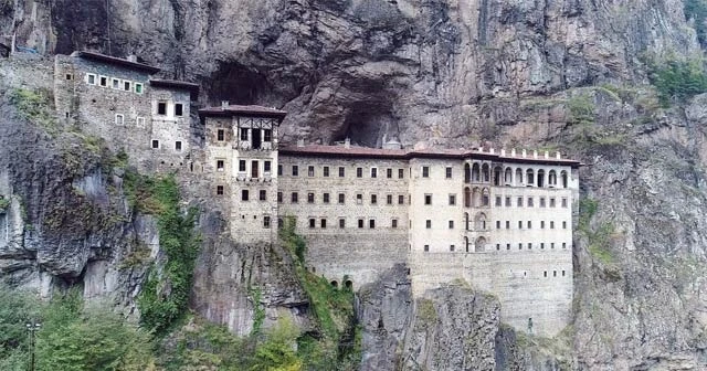 Turizm Bakanı Ersoy'un Sümela Manastırı açıklaması turizmcileri sevindirdi