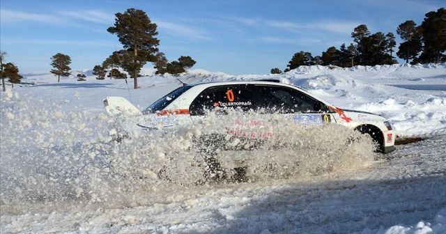 Türkiye&#039;nin ilk kış yarışı Sarıkamış Rallisi tamamlandı