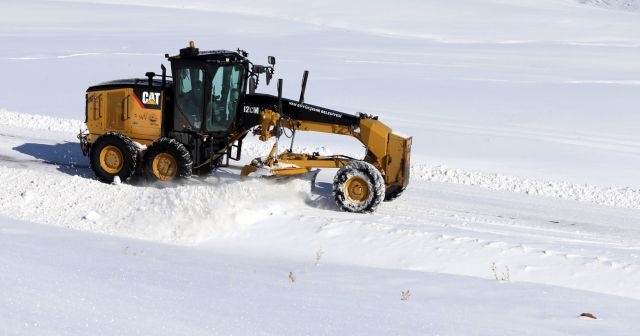 Van&#039;da 25 yerleşim yeri ulaşıma kapandı